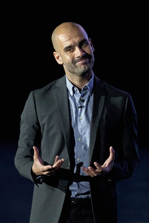 Manchester city manager pep guardiola says the new premier league champions must learn from liverpool's difficult title defence this year and not take anything for granted next season. 8 Fotos de Pep Guardiola