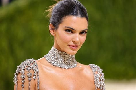 kendall jenner s halloween wig was over a foot tall — see photo allure