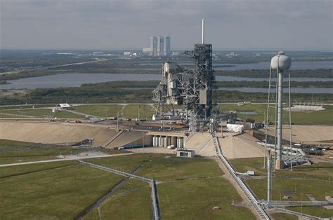 SpaceX to lease historic NASA launch pad | collectSPACE