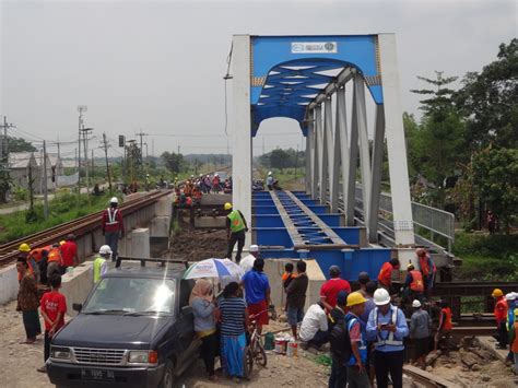 Ini adalah jembatan penyeberangan ini adalah jembatan penyeberangan terpanjang di dunia. JEMBATAN REL KERETA API TERPANJANG DUNIA DI TAHUN 2020 ...