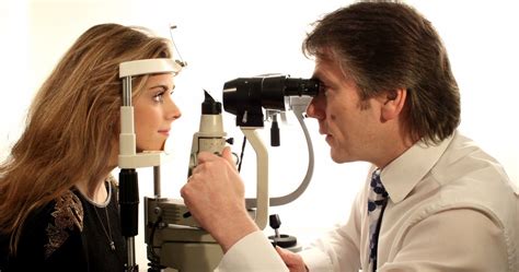 Optimax eye specialist hospital (gps: Ways to Care Your Eyesight: Which Eye Specialist is Right ...