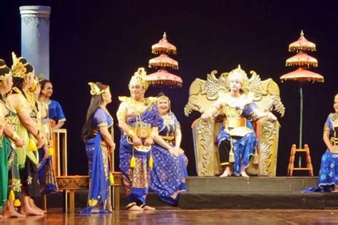 Cerita Teater Tradisional Nusantara Beinyu Com