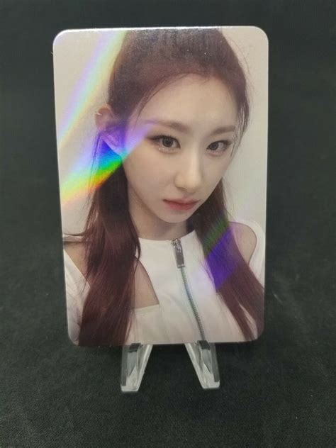 Itzy Official Guess Who Withfans Yizhiyu Yzy Hologram Photocards Ebay