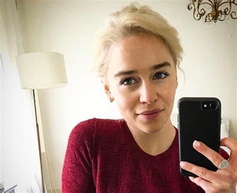 Emilia Clarkes Diet To Look So Badass And Gorgeous Is Actually