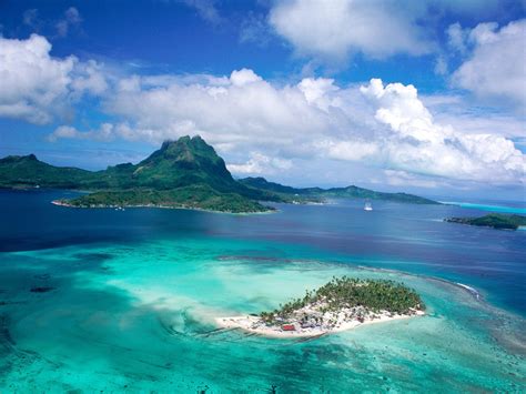 Partie des mers et des océans qui n'est pas soumise à la juridiction des états côtiers, la haute mer, traditionnellement vouée à la navigation et à la pêche, peut être utilisée par les navires de tous les états. Tahiti_French_Polynesia,polynésie française,îles de rêve ...