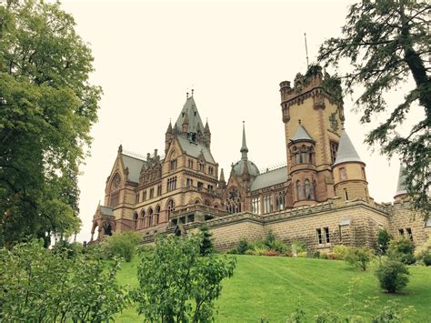 When is schloss drachenburg open? Schloss Drachenburg am Drachenfels