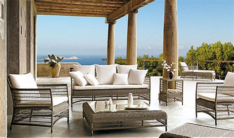 Decora con suelo de madera tu jardín. Decoracion mueble sofa: Ikea mueble exterior
