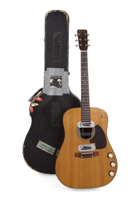 Based on our research and eyewitness reports, let's take a look at cobain's guitar gear he used live. Kurt Cobain's Guitar Sells For Record Price - Canyon News