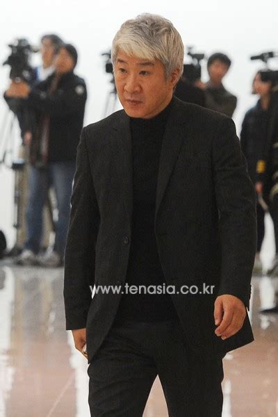 < 100 видео и каналов. 김태욱 아나운서, 라디오 DJ 일시 중단…고(故) 김자옥 빈소 지켜 ...