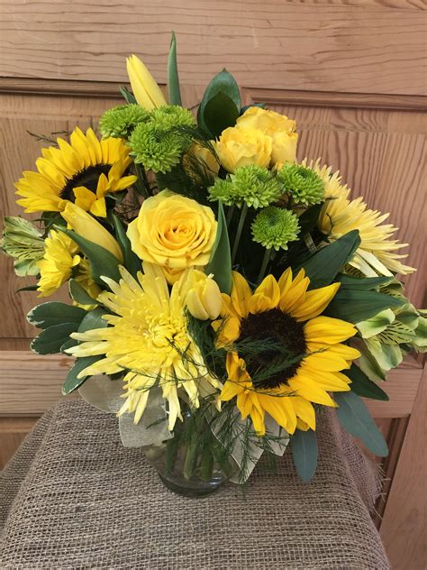 Funeral flowers in chicago i got an email from someone today that found our blog. Pin by Twigs & Vines Floral on Sympathy in 2020 | Funeral ...