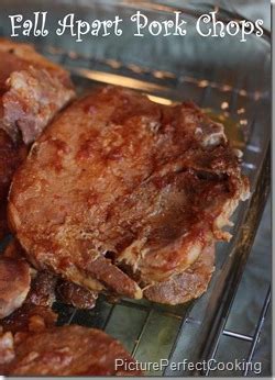 Seasoned with a simple brine and rub before being baked and broiled these pork chops are tender, juicy, and oh so delicious! Fall Apart Pork Chops in 2020 | Pork chop recipes, Pork ...