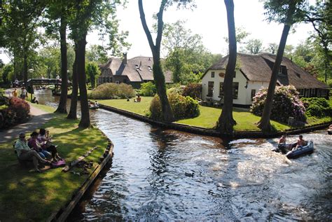 Worlds Most Peaceful Village Giethoorn