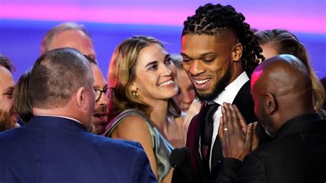 Nfl Honors Celebrates Group That Saved Bills Damar Hamlin Espn