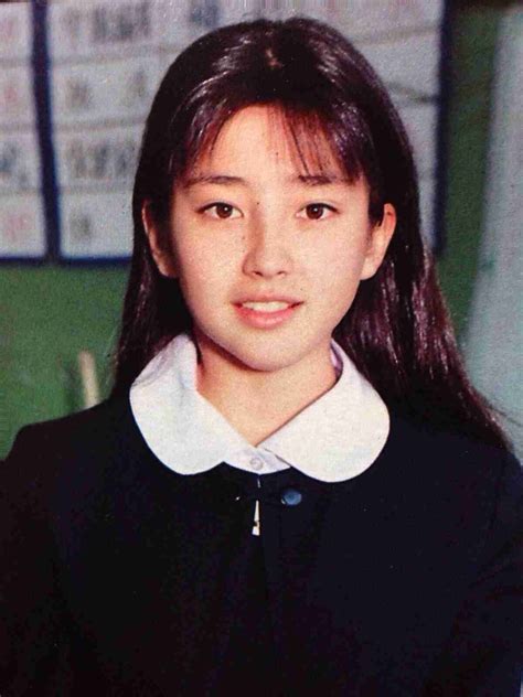 宮沢りえ伝説「ヌードでもどうですか」「連休明けかしらね」母の溺愛と叱責…155万部『サンタフェ』秘話 3/28(日) 11:12 配信 69 りえ ママ 昔