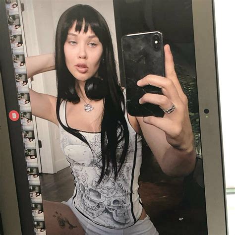 Pin By Sky Owies On Feed Inspo In 2022 Mirror Selfie Girl Selfie