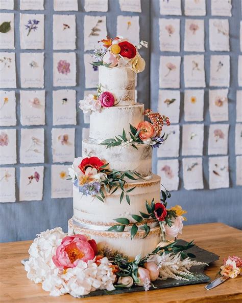 Martha Stewart Weddings Claire And Sams Wedding Cake—a Five Tier