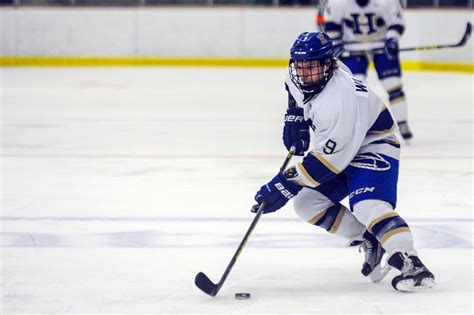 Mens Hockey Picks Up 12th Win News Hamilton College