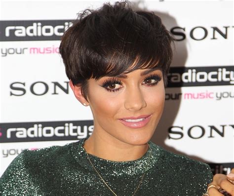 frankie bridge debuts a shorter hairstyle and looks amazing look magazine