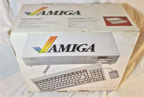 Commodore Amiga 1000 Computer With Keyboard And Box Tested And Working