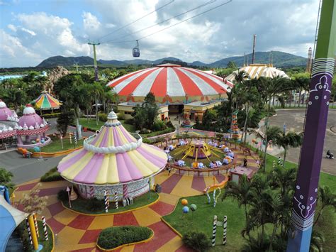 El parque beto carreo queda en brasil y es el parque de diversiones más grande la sudamérica. Beto Carrero World: um parque mais divertido do que você ...