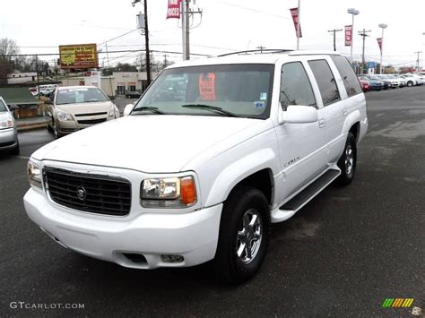 Shop edmunds' car, suv, and truck listings of. 1999 Cadillac Escalade Photos, Informations, Articles ...