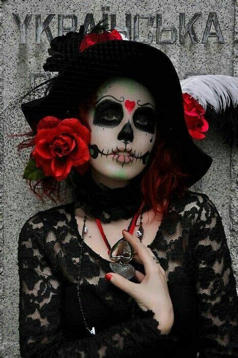 Pin De Dianne Gluhan Em Sugar Skulls Maquiagem Caveira Mexicana Maquiagem Para O Dia Das