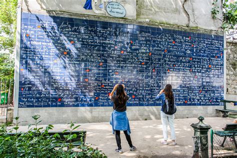 Le Mur Des Je Taime à Montmartre Lœuvre Poétique Dun Romanais