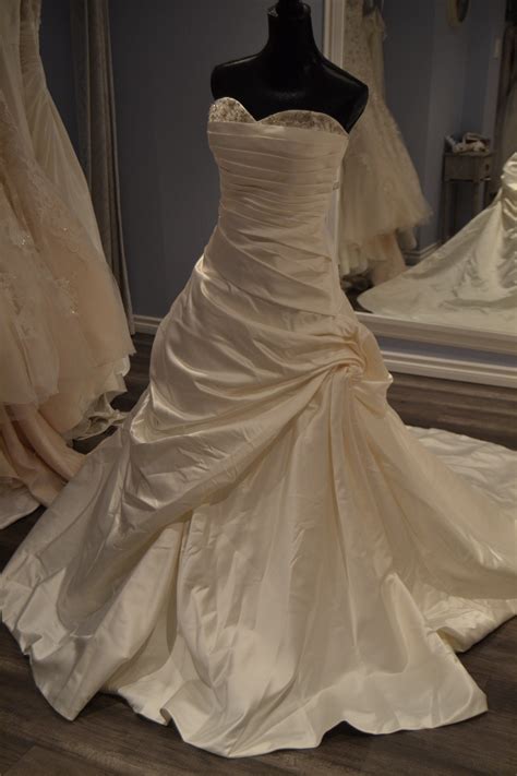 Kirstie Kelly Onyx New Wedding Dress Save 86 Stillwhite