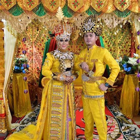 momondho adat pra pernikahan khas gorontalo