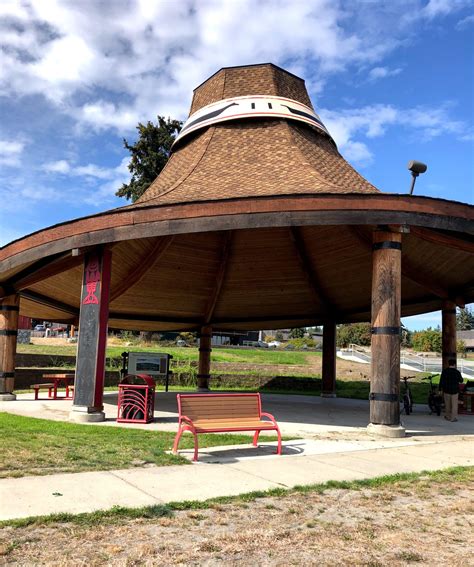 Exploring the Small Town of La Conner - Explore Washington State