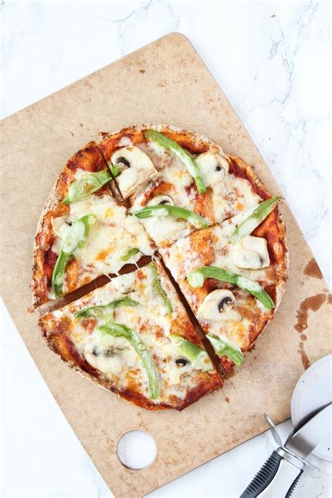 Green Pepper And Mushroom Pita Pizza