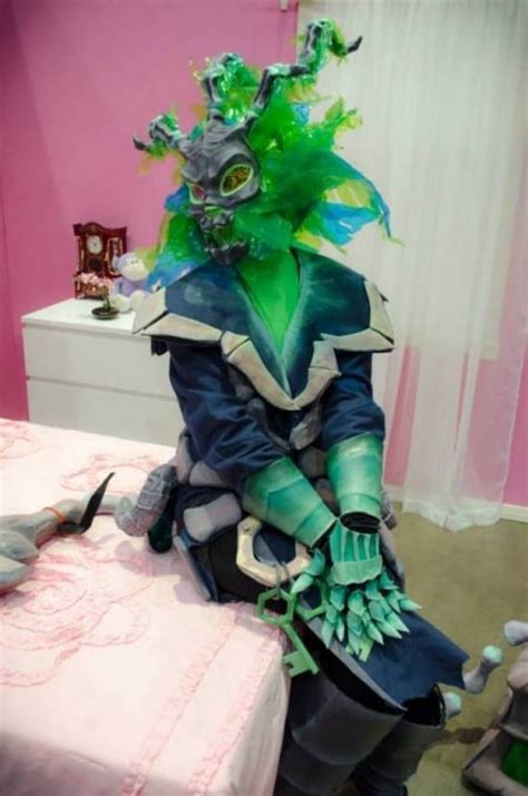 114 Champions The Ultimate League Of Legends Cosplay Gallery