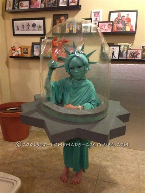 Cool Ny Costume Idea Statue Of Liberty Snow Globe Funny Christmas