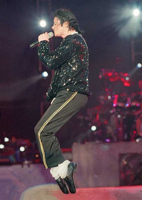 More images for scary michael jackson dance » SwashVillage | Wie Michael Jackson die Tanzgeschichte ...