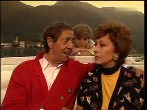 In unserem caterina valente wiki erfahrt ihr alles über den weltstar. Vico Torriani - Capri Fischer 1995 - YouTube