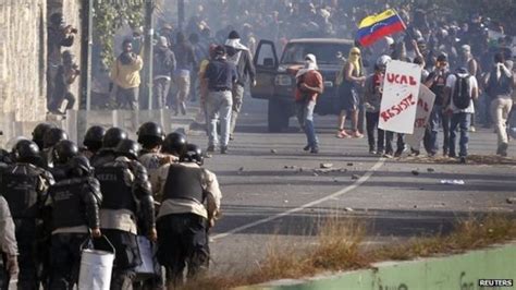 Police Clash In Venezuela With Anti Government Protesters Bbc News
