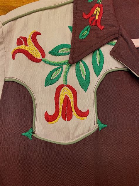 Vintage 1940s Mens Embroidered Western Gabardine Cowboy Shirt Two