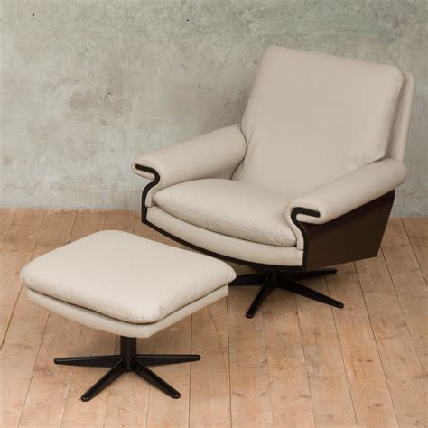 Swindon lounge chair (dark grey linen). Mid-Century Modern Leather Swivel Lounge Chair With a ...