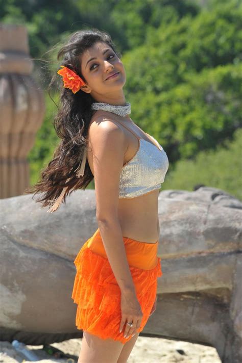 Kajal Agarwal Unseen Hot Photos Gallery In Movie Shooting FASHION SHOW