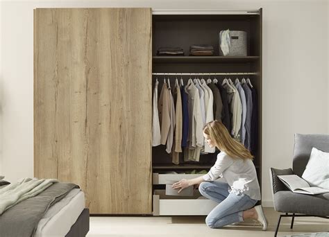 Wardrobe fittings can help make the space in your room more accessible. Hettich TopLine: Perfect wardrobe, perfect day | UMAXO.com