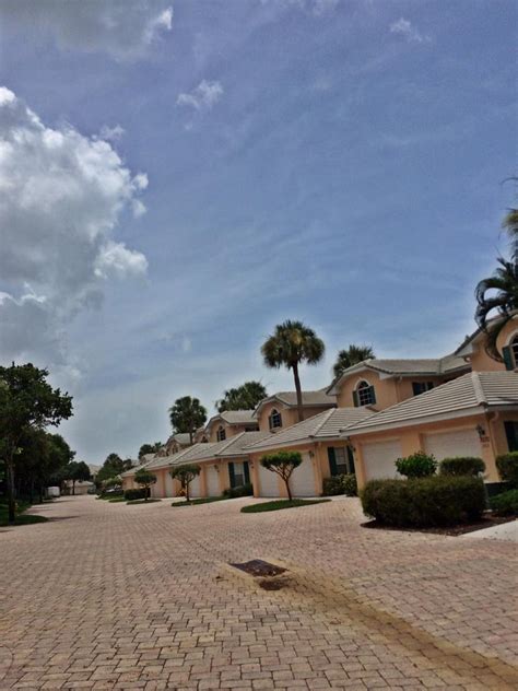 Отель inn at pelican bay расположен в сша по адресу: Pelican Bay - Naples, Florida
