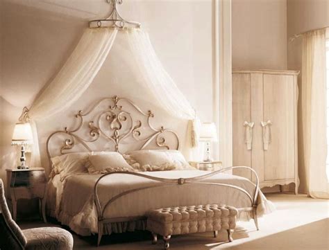 Wrought iron is more expensive there are primarily two types of canopy bed frames consuetudinary european and traditional chinese. Stunning View of Various Exotic Canopy Bed Designs