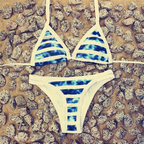 2017 hot design retro style simple model brazilian sexy printing swimsuit bikinis halter padded