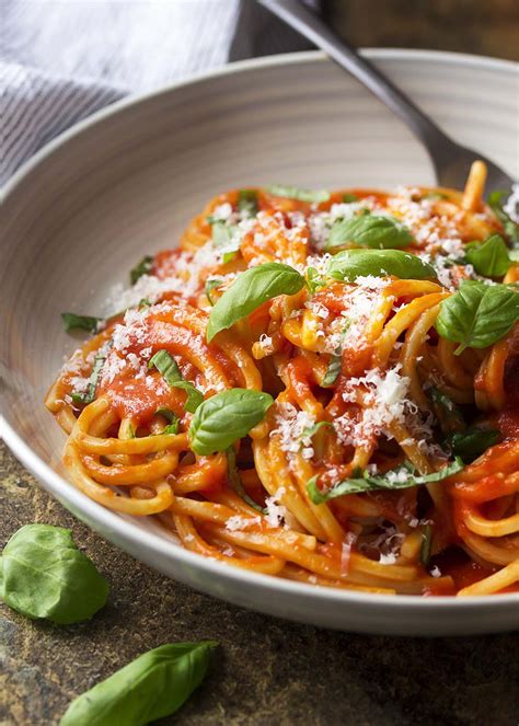 It's really easy to make spaghetti at home! Italian Pasta al Pomodoro - Just a Little Bit of Bacon