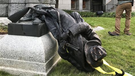 Protesters In Durham Topple A Confederate Monument The New York Times