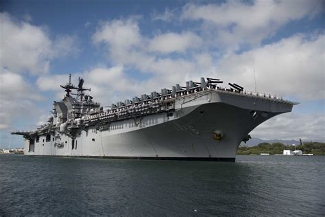 Uss America Lha 6 Moored At Joint Base Pearl Harbor Hick Flickr