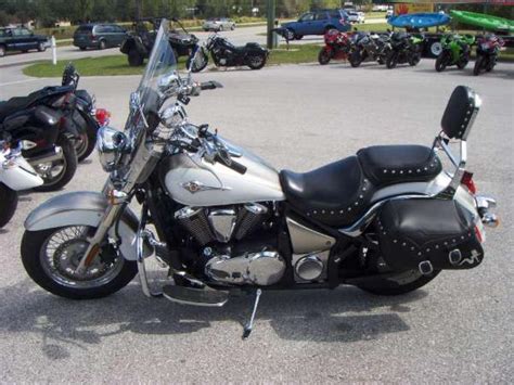 The vulcan 900 classic lives up to its name, with classic cruiser styling cues. 2009 Kawasaki Vulcan 900 Classic LT - Moto.ZombDrive.COM
