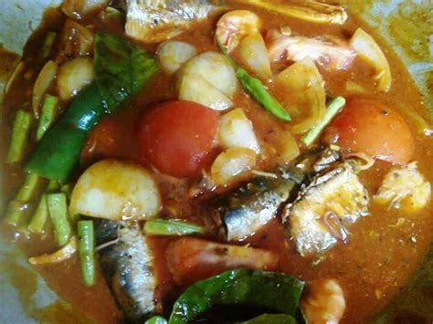 1 cekak daun ketumbar, dengan batangnya sekali. Tak Hanya Buat Sambal, 5 Resipi Kreatif Guna Sardin Tin ...