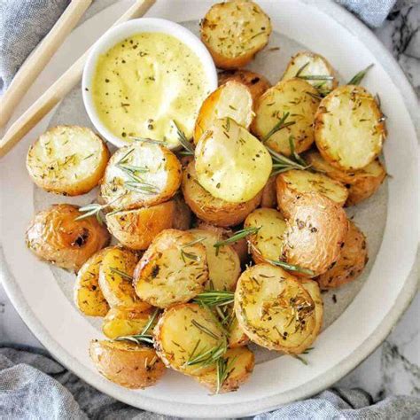Incredibly crisp and crunchy on the outside, with centers that are creamy and packed with potato flavor. Skin on Roast Potatoes because who has time to peel ...