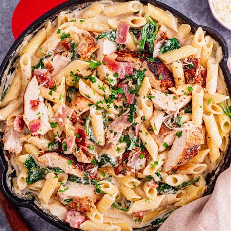 Creamy Chicken And Bacon Pasta The Yummy Bowl
